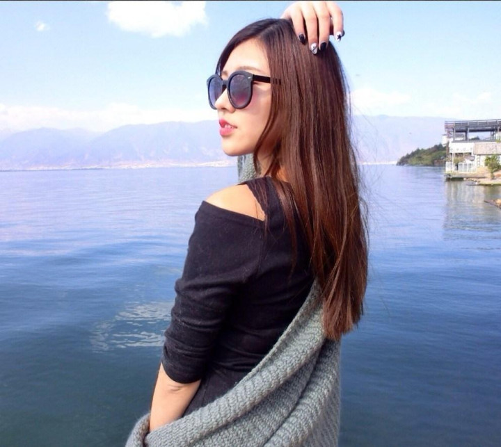 梅西和内马的女朋友算什么?我们国足的老婆才好看