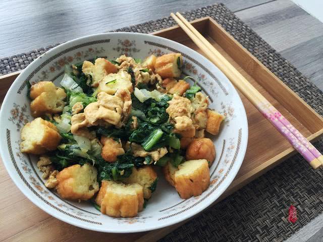 莴笋叶晒干制作方法,莴笋叶别再扔了这样做开胃菜