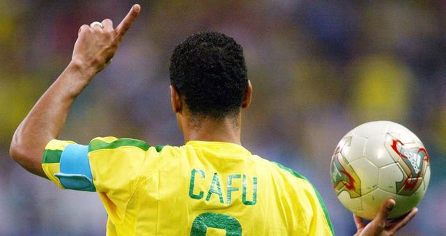 足坛三人最佳梅西内马尔c罗,迪巴拉c罗梅西的替补