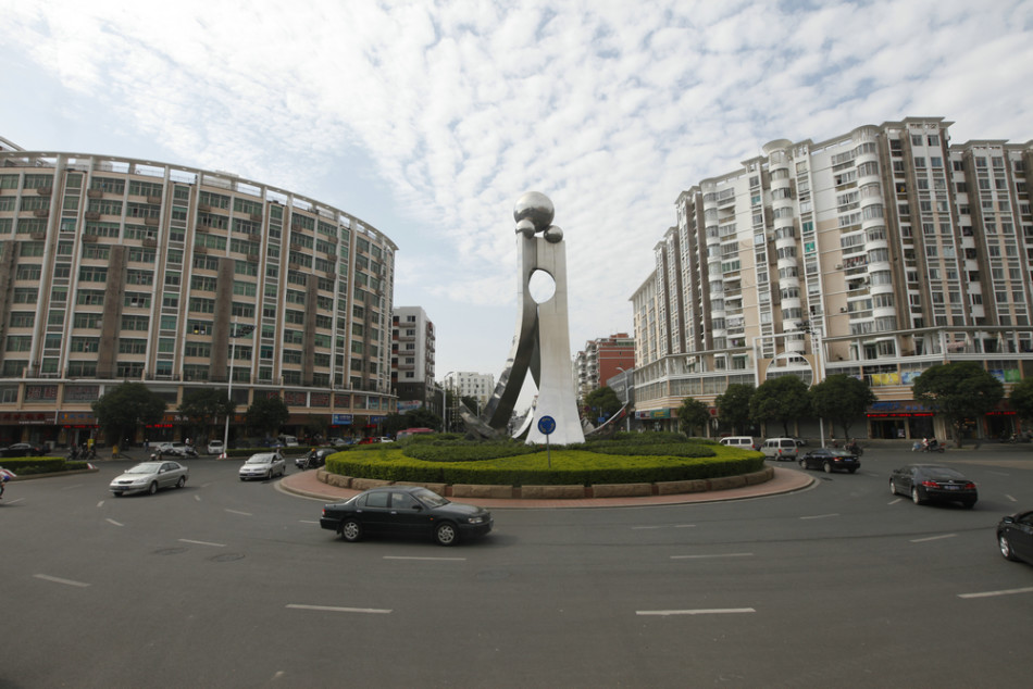 从穷镇到十强镇,从小穷到大经历了什么