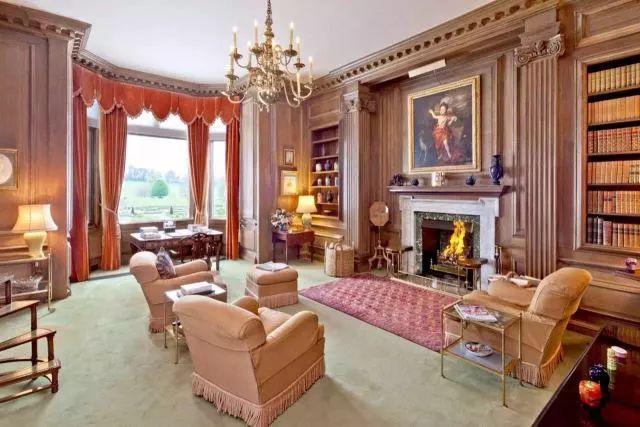 最厉害的足球明星是谁,足球明星身高都有多高