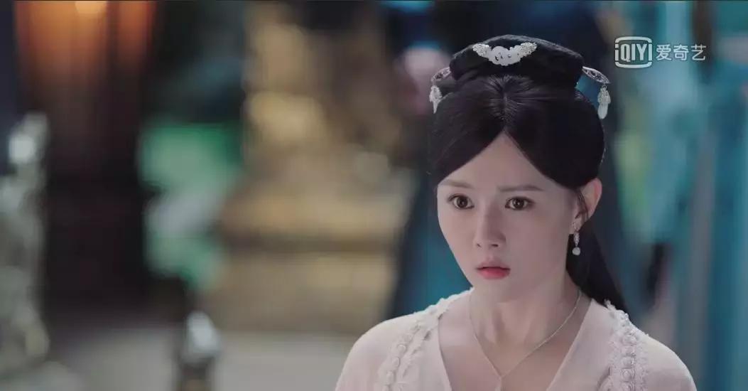 芸汐传鞠婧祎惊艳掀盖头,芸汐传鞠婧祎挡刀晕倒