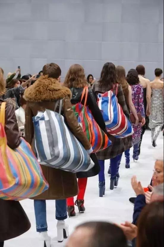 别想太多我们顺其自然,别想太多我们很简单