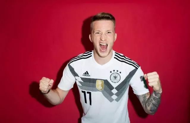 看看你们的球衣怎么穿,在夏天如何穿球衣不尴尬