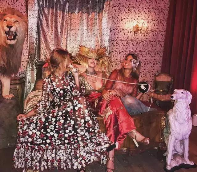 即便是靠血统混的公主圈，还是一个看脸的圈子啊