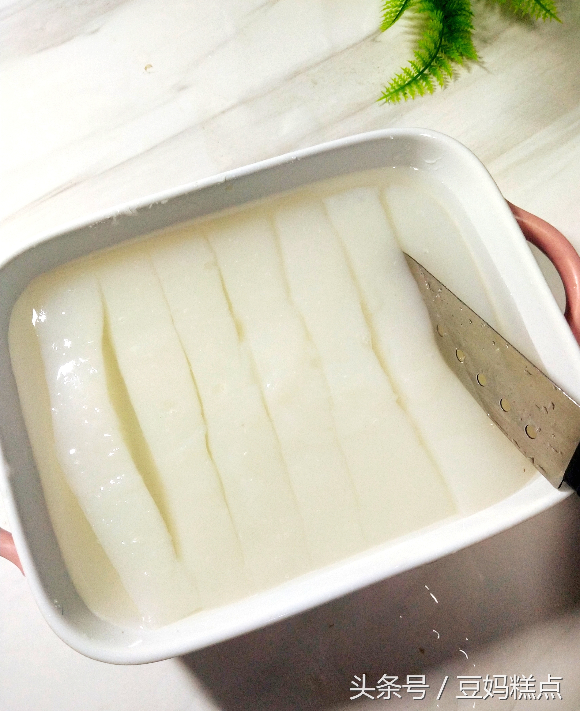 淀粉做凉粉的家常做法,半碗豌豆凉粉的做法