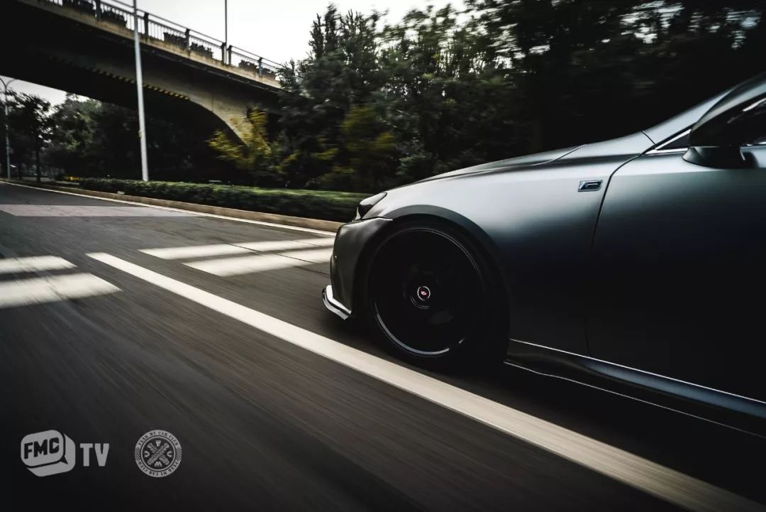 17万买低配迈腾,17万买迈腾