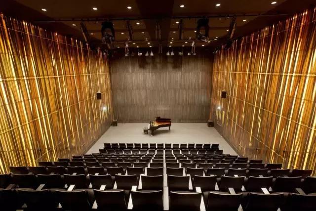 冰岛足球的风格,冰岛室内足球场