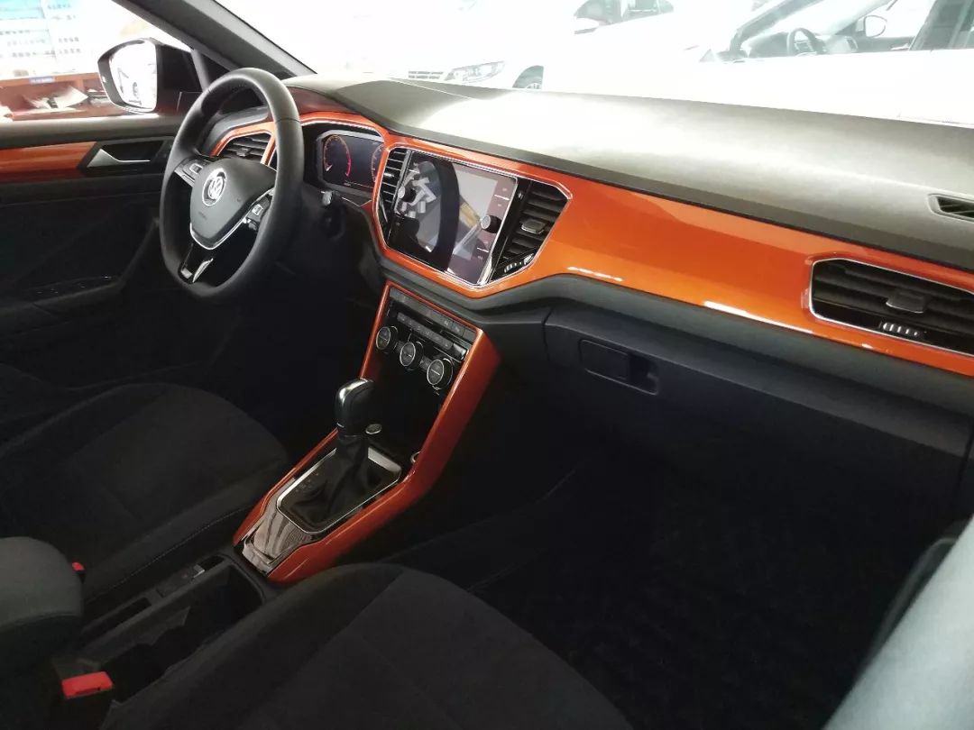 宝来1.4t和速腾1.4t选哪个,1.4t宝来和速腾哪个更值得购买