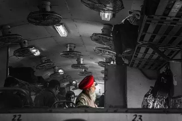 卖掉大城市一套的房子回小城市,卖掉一线城市房子去大理开民宿