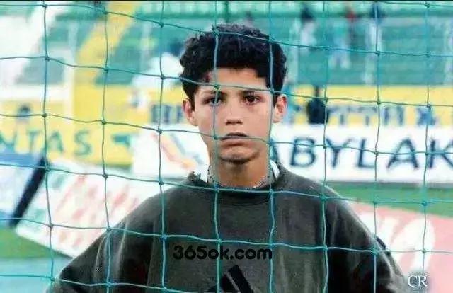 你九年前的身影永远在我们眼前飘荡——C罗