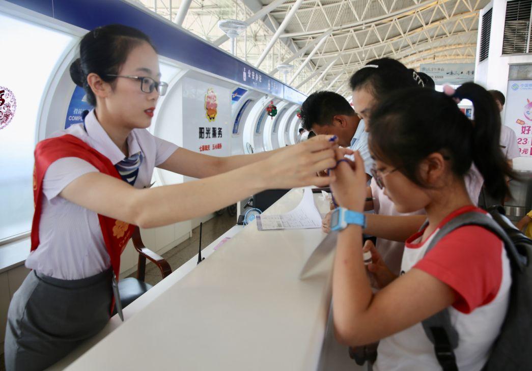 儿童单独坐飞机的流程和注意事项,幼童坐飞机的流程和注意事项