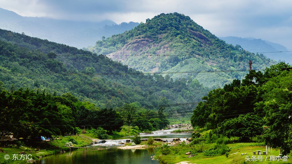 踢球全是假动作,踢球难免有失误