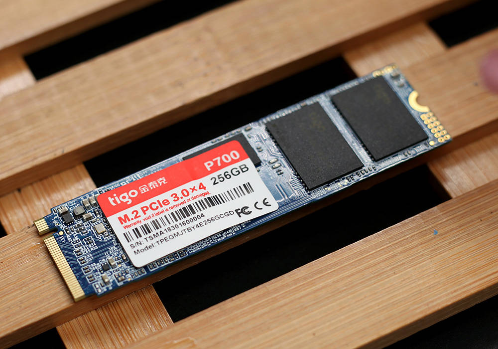 金泰克p650固态硬盘测评,金泰克p700配置