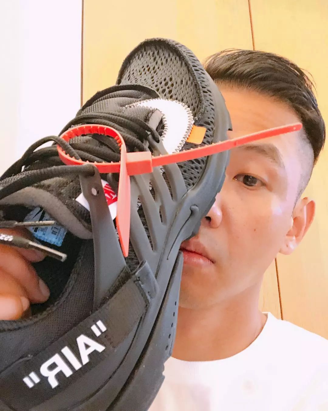 潮流｜DC开拍小丑独立电影，余文乐晒OWxAirPresto“黑魂”配色