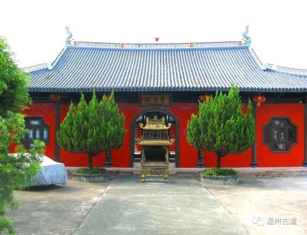 南白象塔全景图,南白象公园