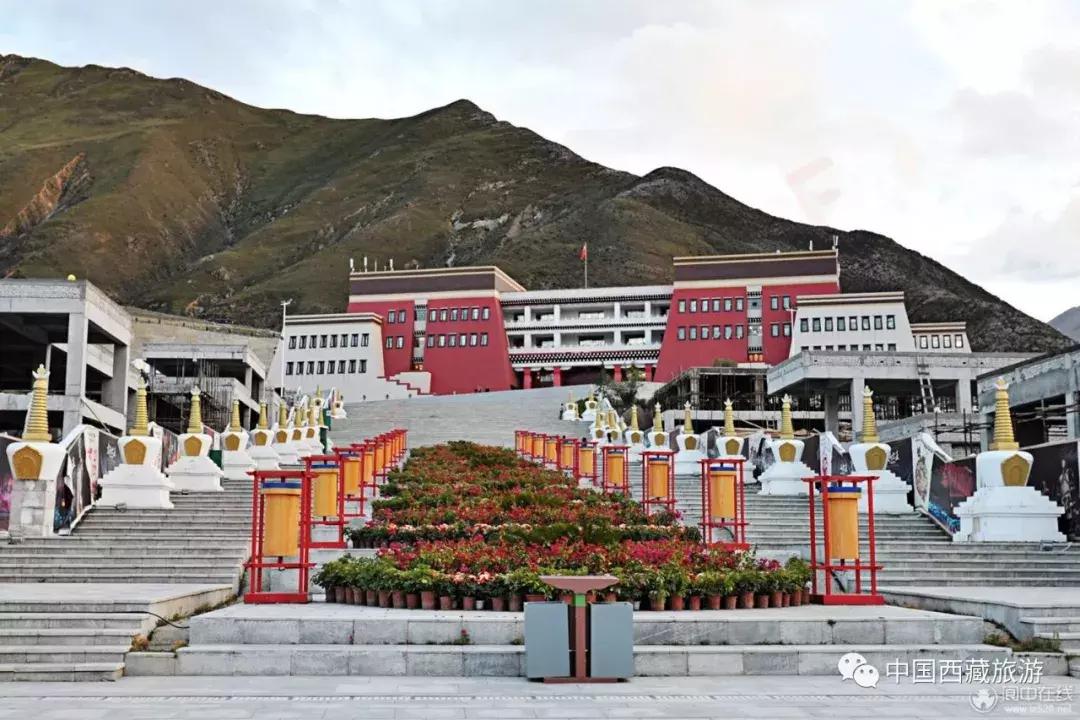 大昭寺纪念文成公主,在西藏拉萨山上看文成公主