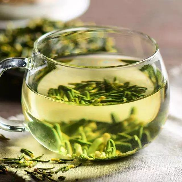 中暑喝绿茶效果明显吗,中暑喝茶管用吗