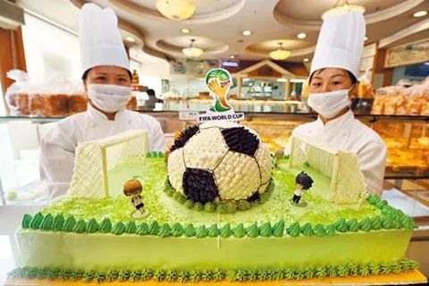 世界杯决赛之夜,千人齐聚魅力赣江,比基尼美女陪你嗨到凌晨~