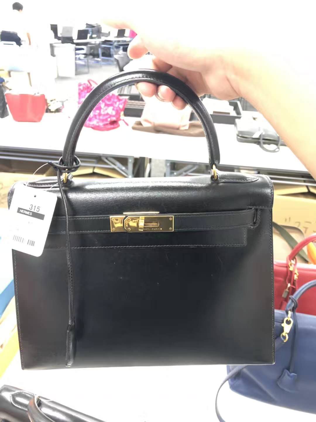 直播卖中古包,lv中古包去哪里卖能获得高价