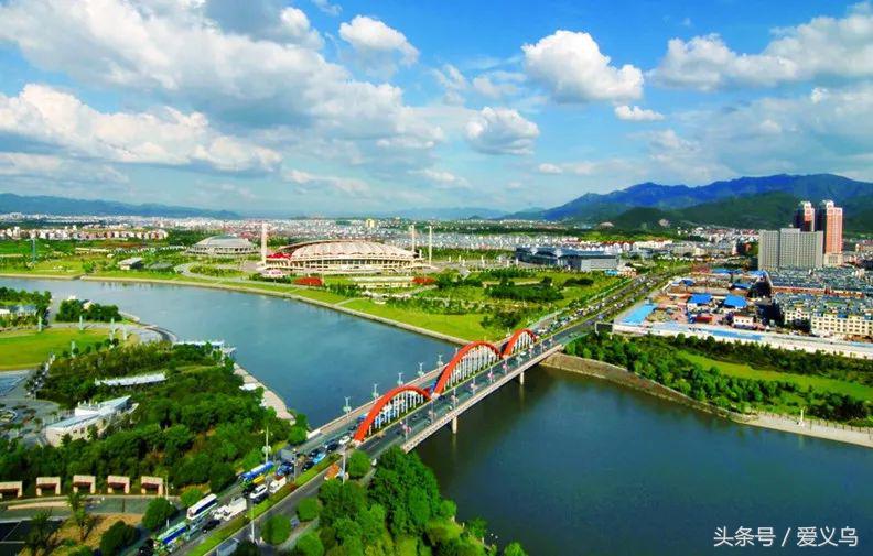 百万粉丝博主被骂上电视台,百万粉丝的博主网爆了