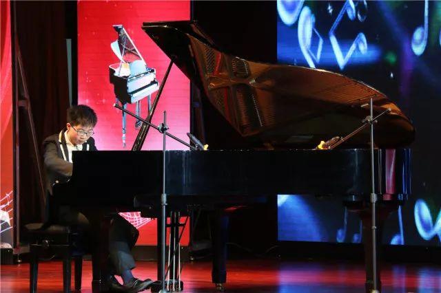 13岁为爱好万里求学，为练技专门租房！海宁15岁男孩的毅力让人叹服！