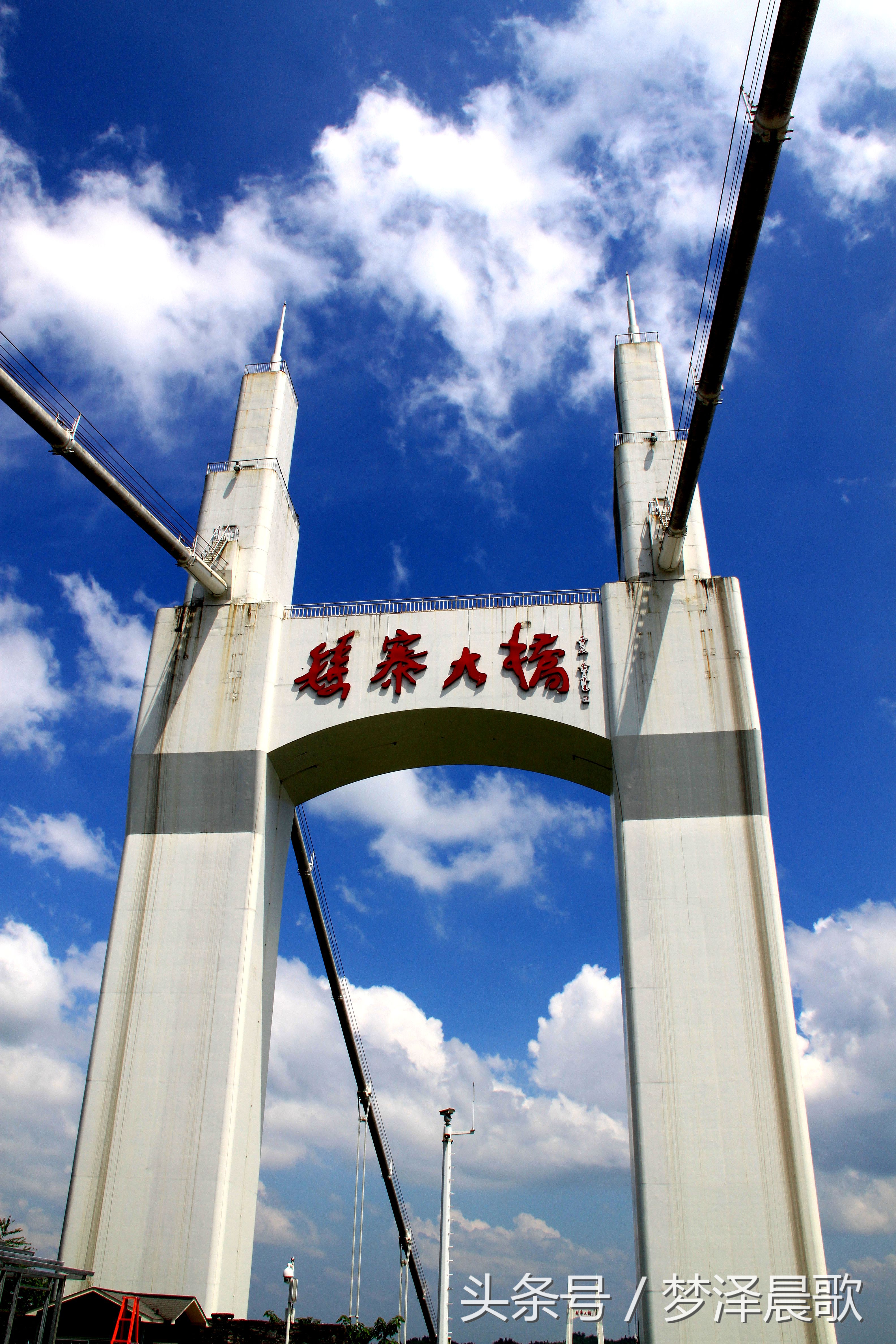 矮寨悬索大桥介绍,航拍湖南湘西矮寨特大悬索