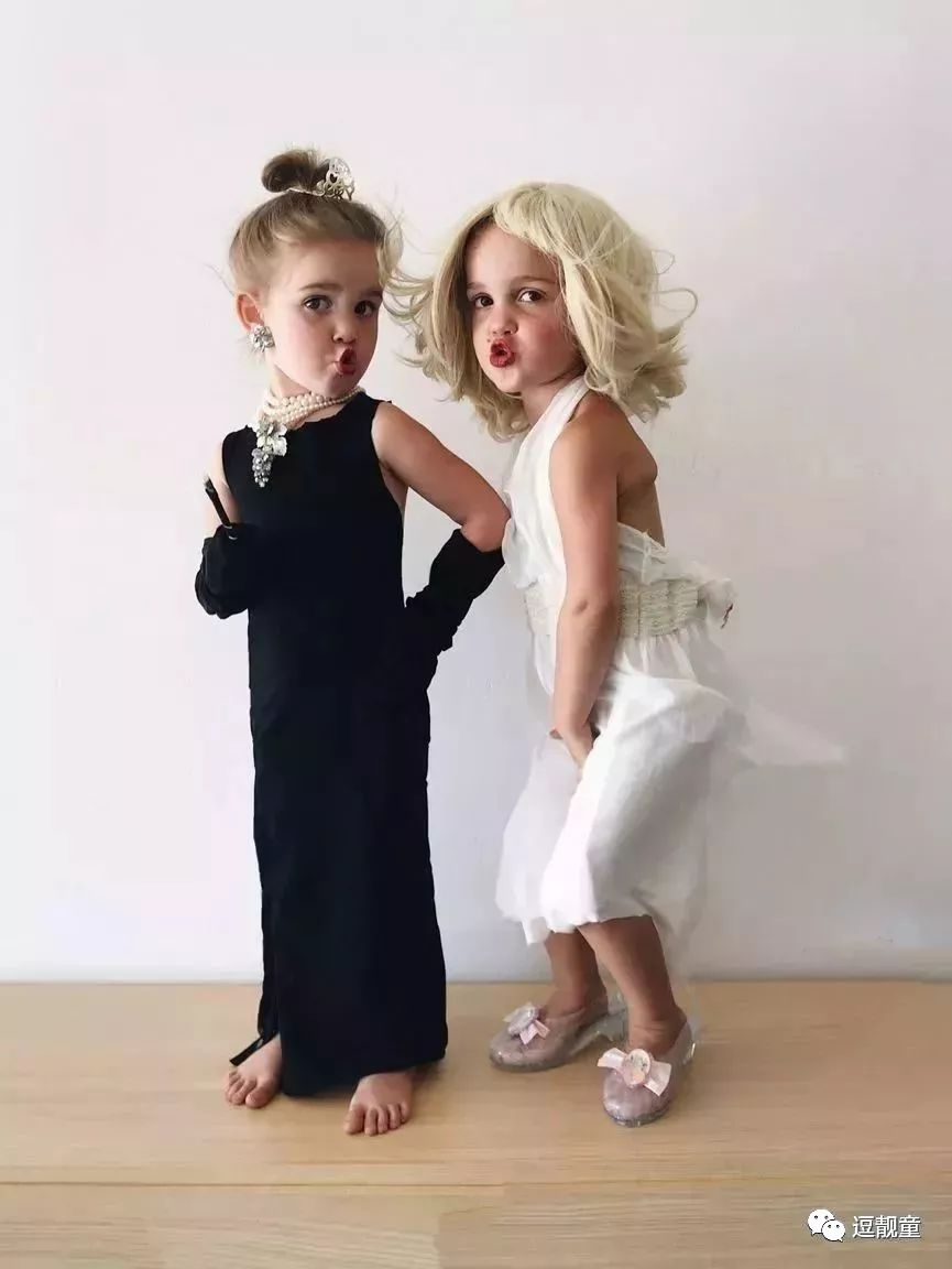 把自己装扮起来假装很酷,把自己打扮得酷一点