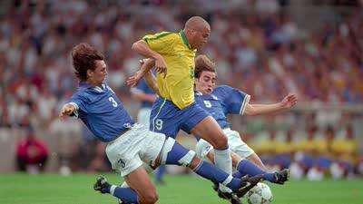 外星人罗纳尔多过人,外星人罗纳尔多简介