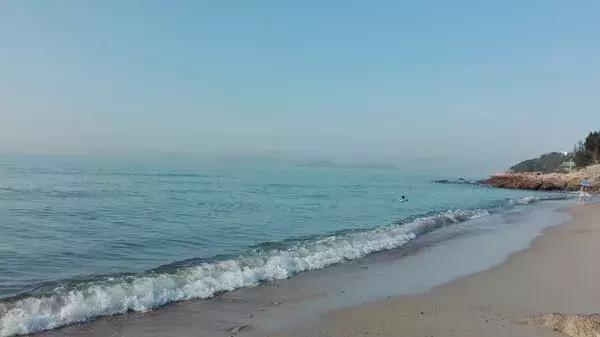 深圳哪个海滩干净又不收费的,深圳最值得去的十大海滩
