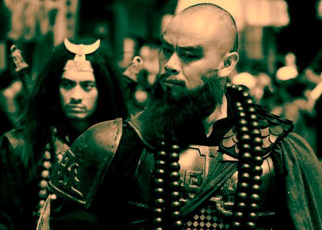 梁山头领宋江为何一心要接受招安,梁山有一个好汉最先看清宋江人品