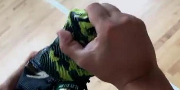 安踏球鞋哪个缓震最牛,李宁云和lightfoam哪个更耐久