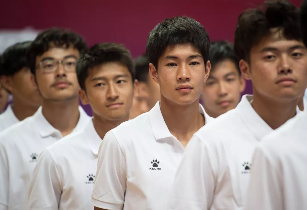 全球名校“世界杯”开赛啦!朋友圈已被高颜值的小鲜肉刷屏