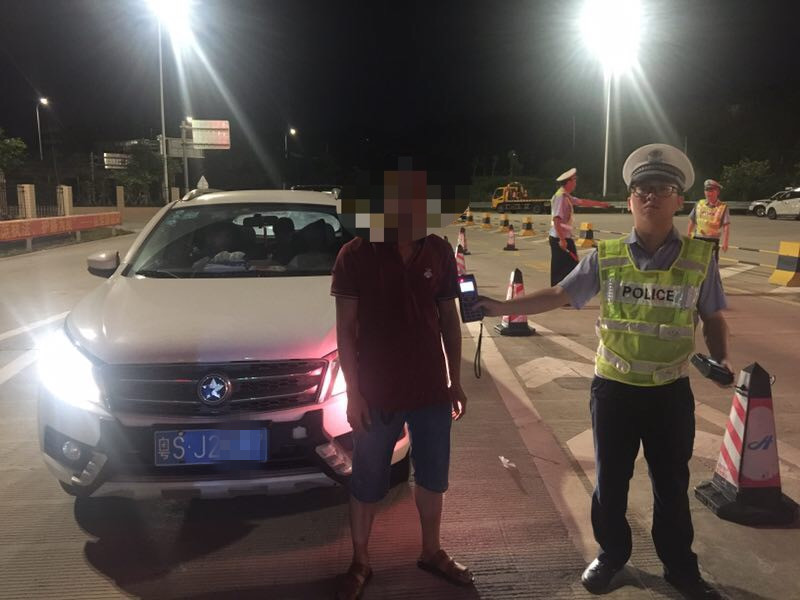 2018年世界杯期间全国酒驾,世界杯交警查酒驾现场报道