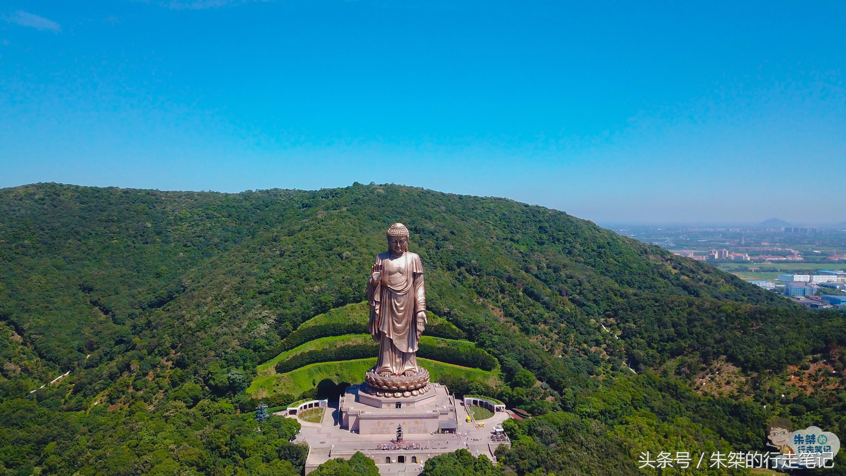 无锡的城市标志之一，其铸铜重量725吨，约一个半足球场大小