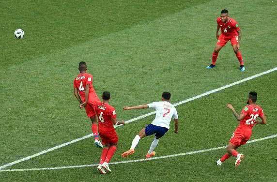 c罗任意球vs梅西任意球,c罗vs梅西十大任意球