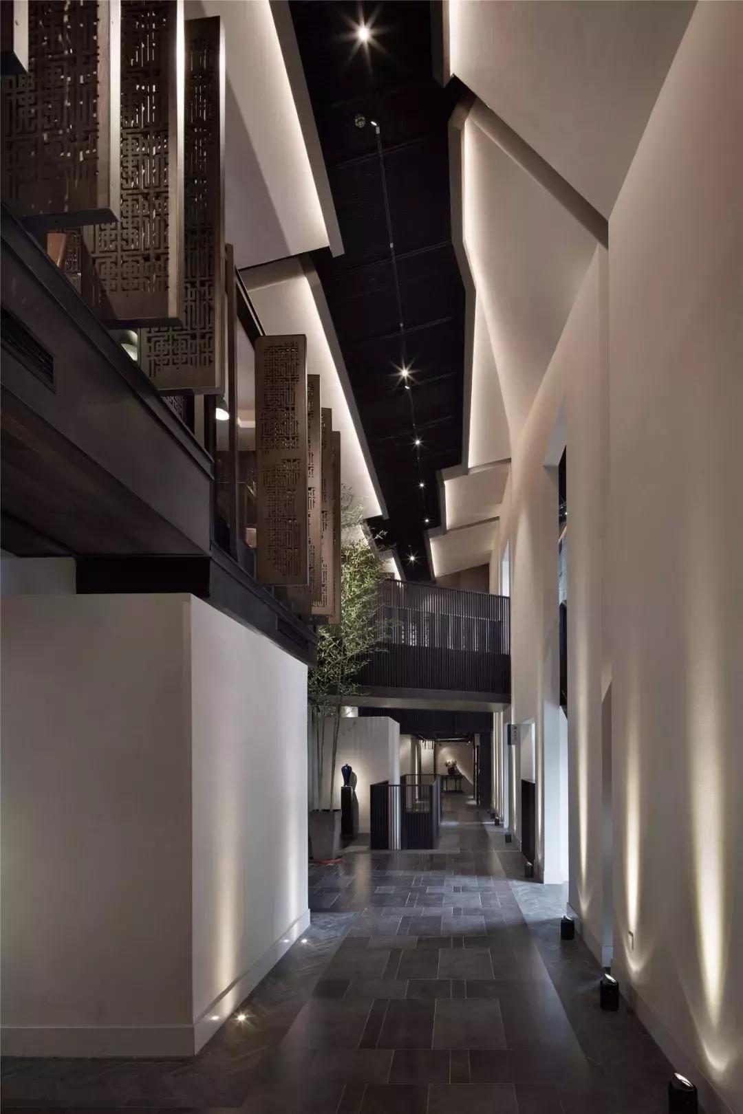 独倚望江楼赏析,作品赏析英文