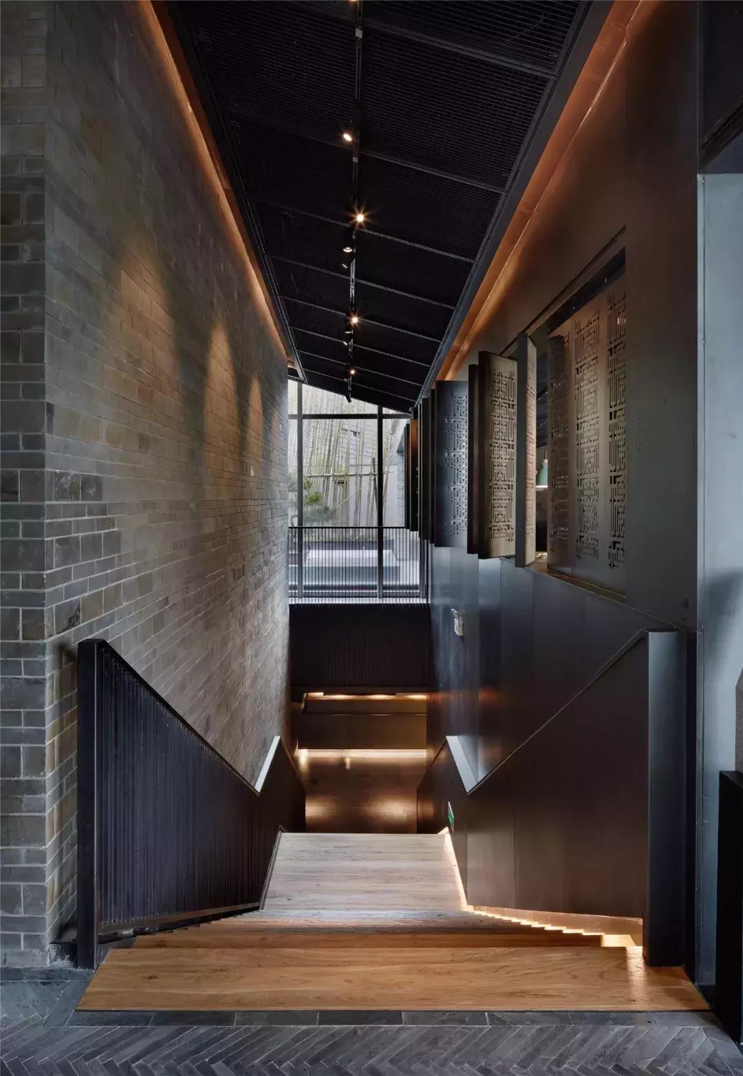 独倚望江楼赏析,作品赏析英文