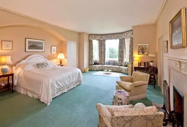 梅西和c罗的房子长啥样,c罗梅西内马尔以前的家