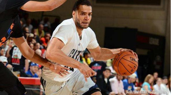 莫雷克里斯保罗,莫雷签约的海外球员