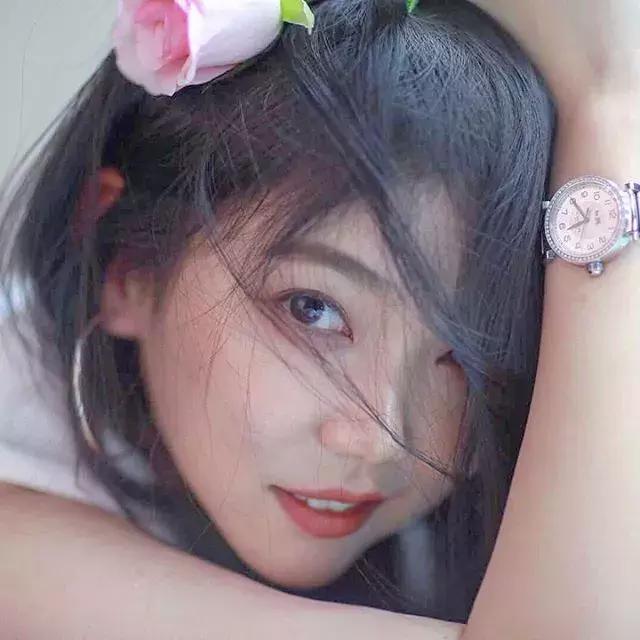 面对镜头不自然怎么克服,拍照怎么让自己更有镜头感