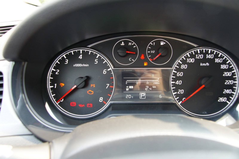 发电机和蓄电池,汽车发电机和蓄电池怎么配合供电