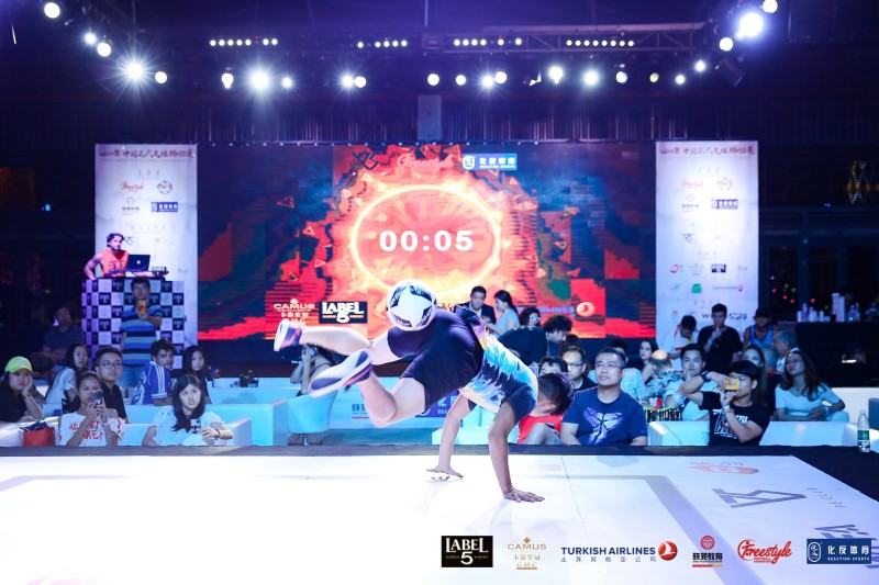 世界杯决赛用球亮相的球队,世界杯决赛用球亮相的球员