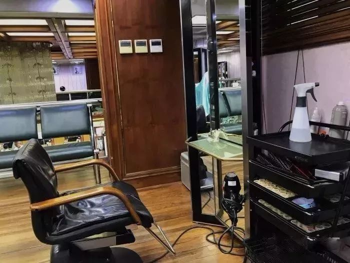 老底子剃头发视频,老底子理发