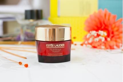 涂了有美白效果的面霜,涂完变白平价面霜