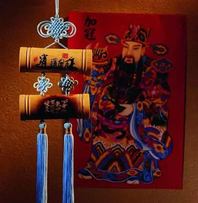 中国结是中国的一种传统而典型,中国结的样式和寓意