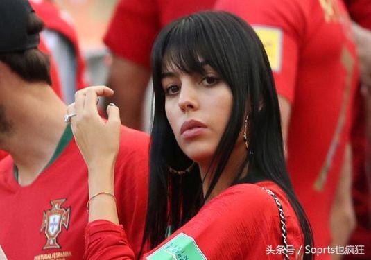 2022世界杯红衣女球迷,2022世界杯最漂亮女球迷