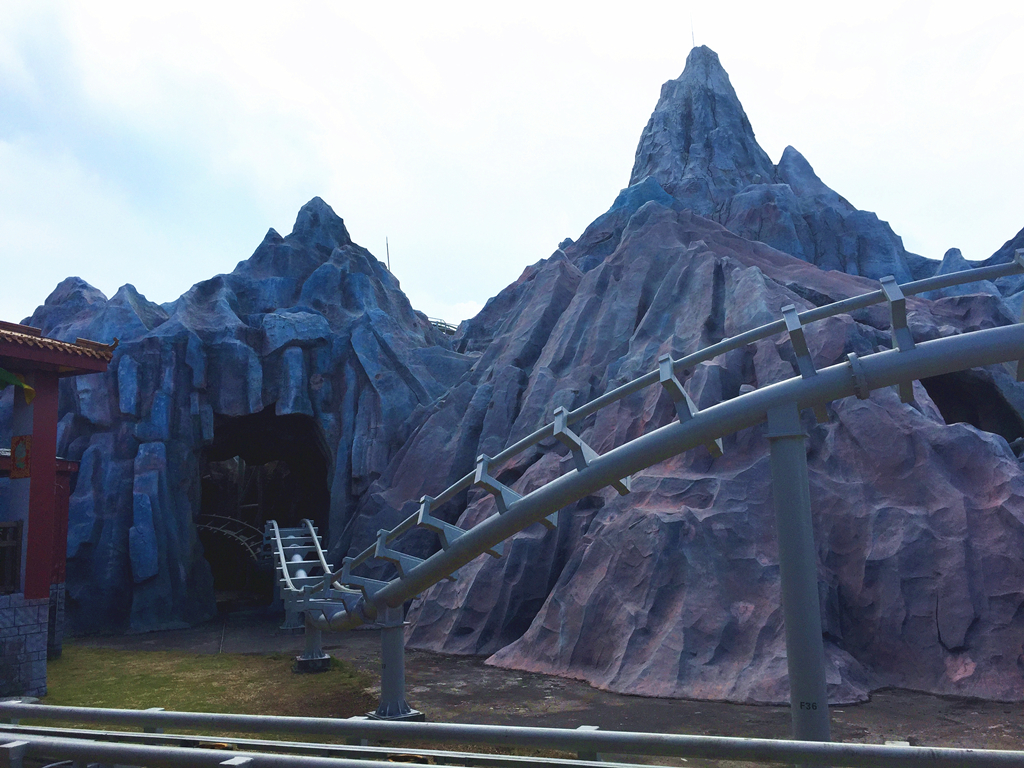 方特欢乐世界和梦幻王国哪个好,同安方特王国