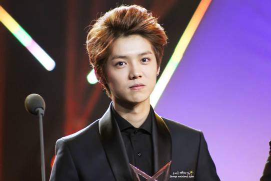 细数鹿晗的5个经典造型,鹿晗有多帅路人反应