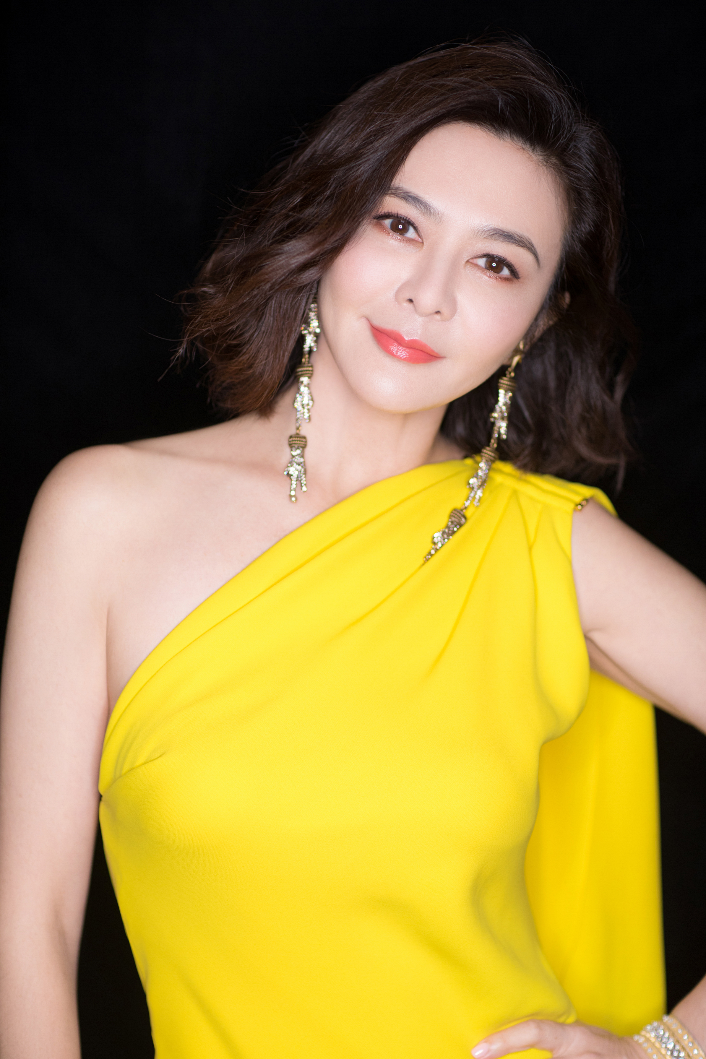 假如倒贴你8000万，这8位离过婚的女星选择你，你愿意吗，你娶谁